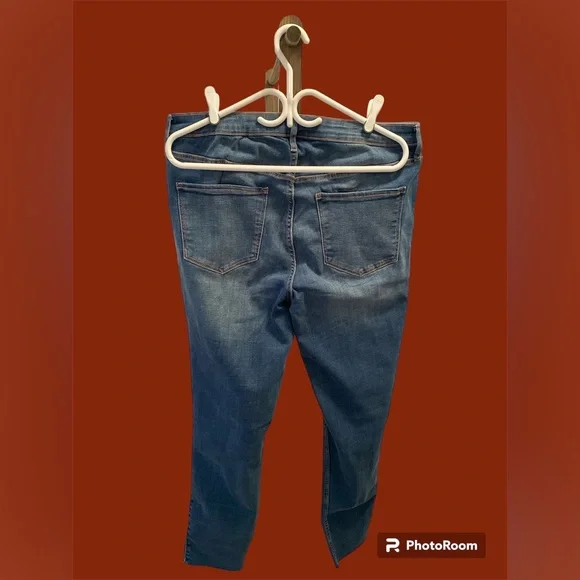 Old Navy - Picture 3 of 3